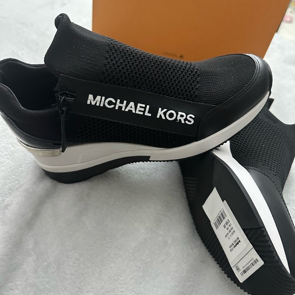 Michael Kors Willis Stretch Knit Trainer brand new / no box - Picture 9 of 15